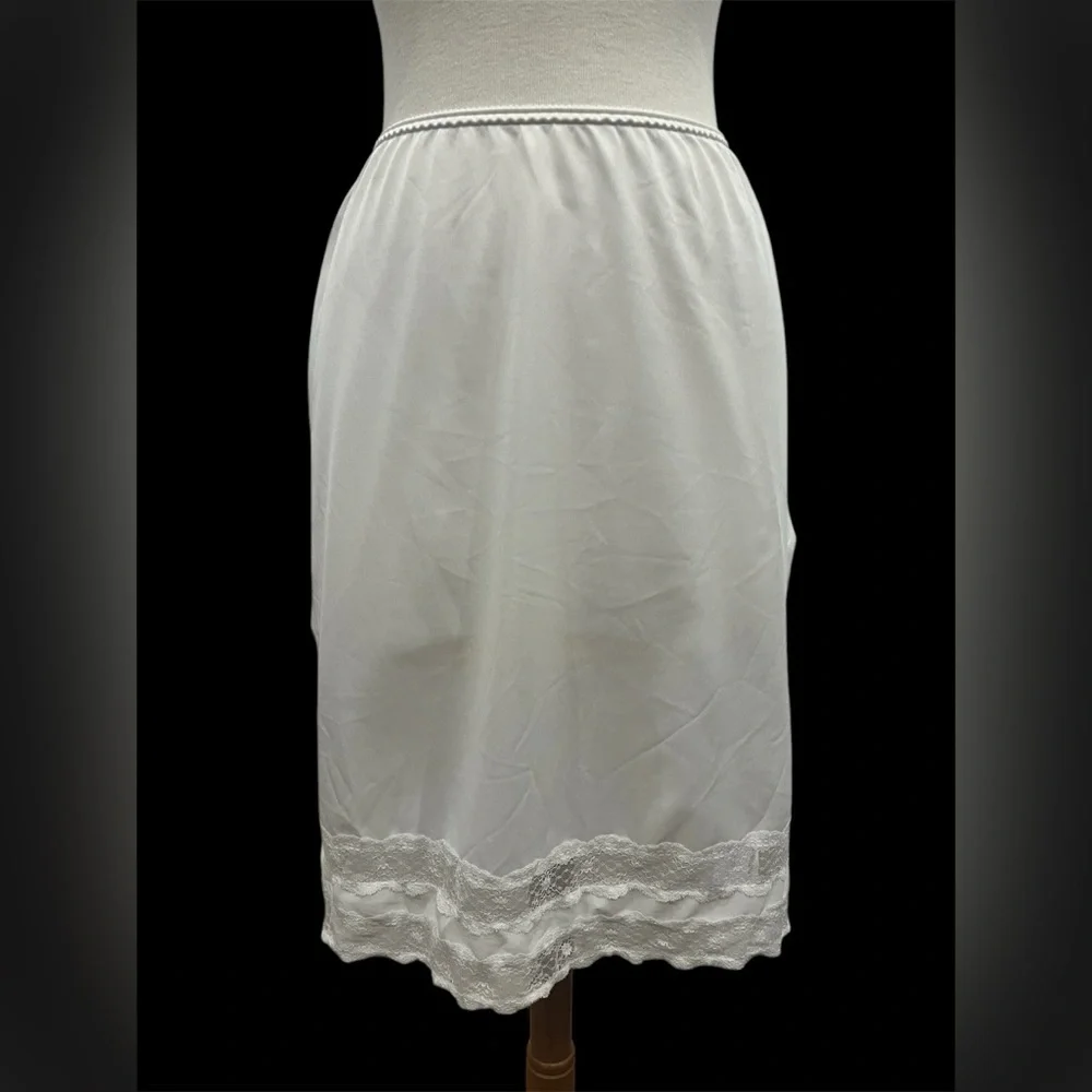 Lot of 3 Vintage Union Made Semi Sheer Slips. - Picture 6 of 10